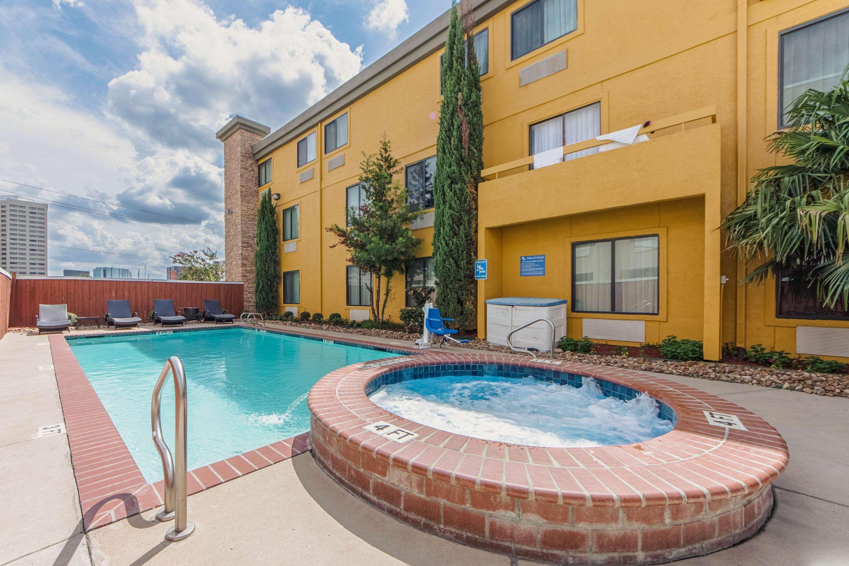 Comfort Inn Dallas Park Central Eksteriør billede
