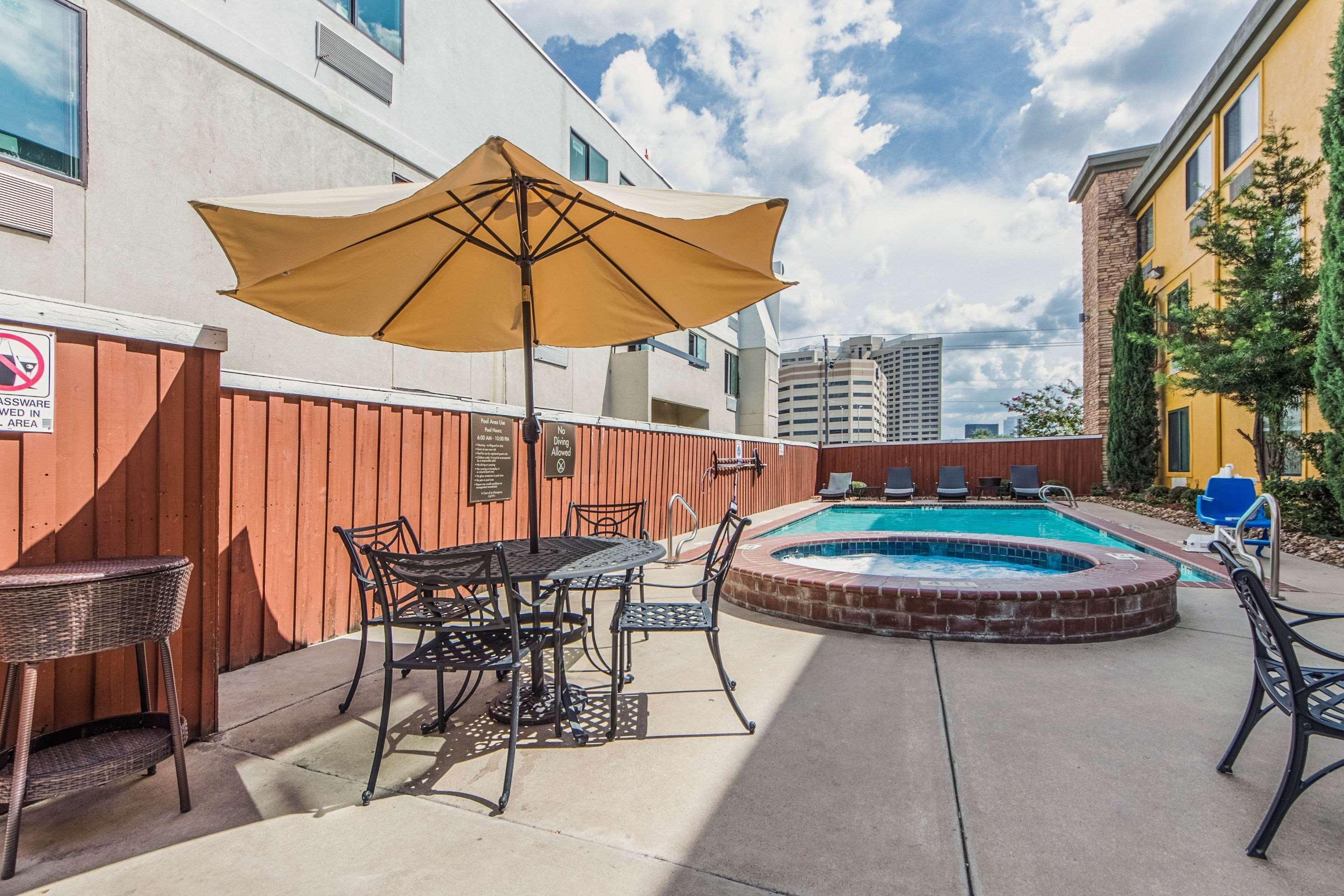 Comfort Inn Dallas Park Central Eksteriør billede