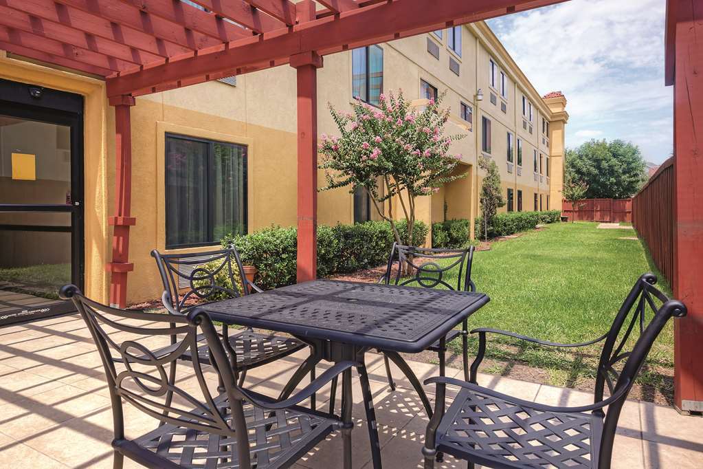 Comfort Inn Dallas Park Central Eksteriør billede